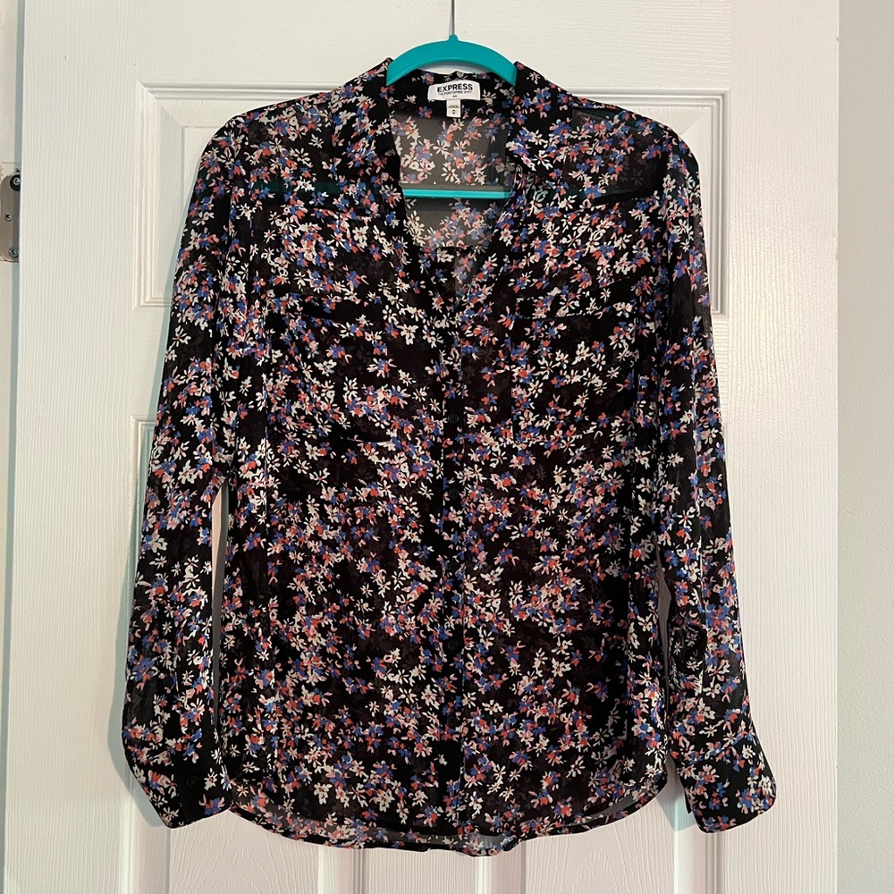 Express Portofino Blouse. Black with flower pattern